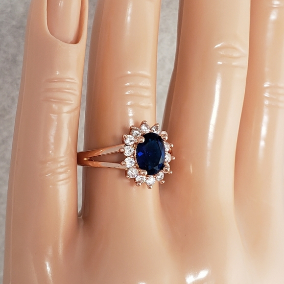 HOST PICK!!! 💙 18k Rose Gold Sapphire Ring - Picture 8 of 8